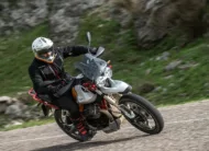 Moto Guzzi V85 TT EVOCATIVE GRAPHICS