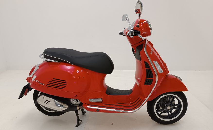 Vespa GTS 300 SUPER