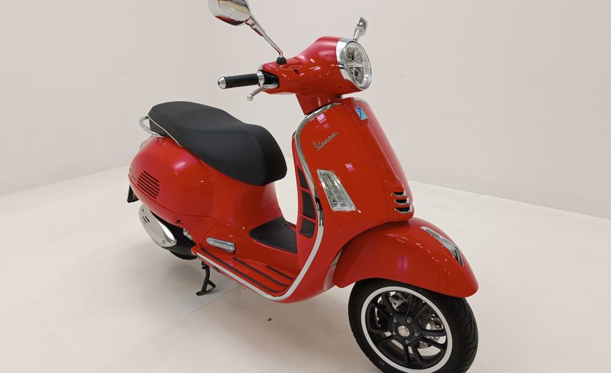 Vespa GTS 300 SUPER