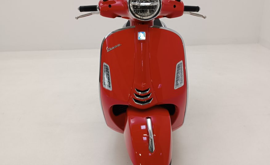 Vespa GTS 300 SUPER