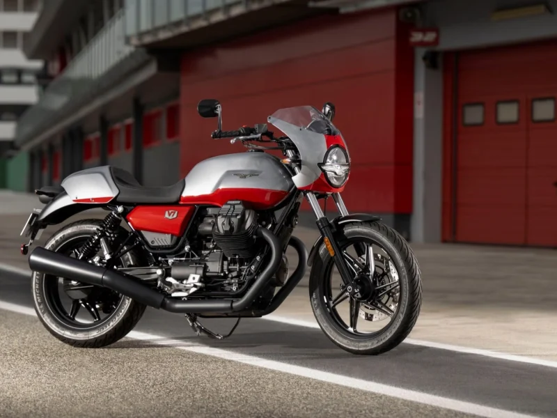 Moto-IN-prodej-motocyklu-moto-guzzi-v7-stone-corsa-galerie-2