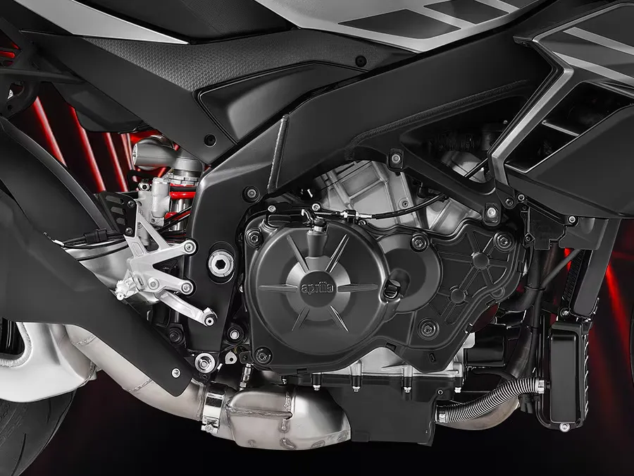 Moto-in-prodej-motocyklu-aprilia-Tuono-V4-1100-blok-2