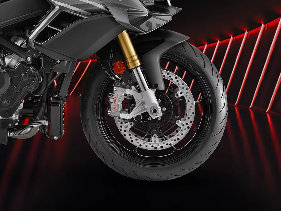 Moto-in-prodej-motocyklu-aprilia-Tuono-V4-1100-blok-3
