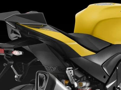Moto-in-prodej-motocyklu-aprilia-Tuono-V4-1100-middle-2